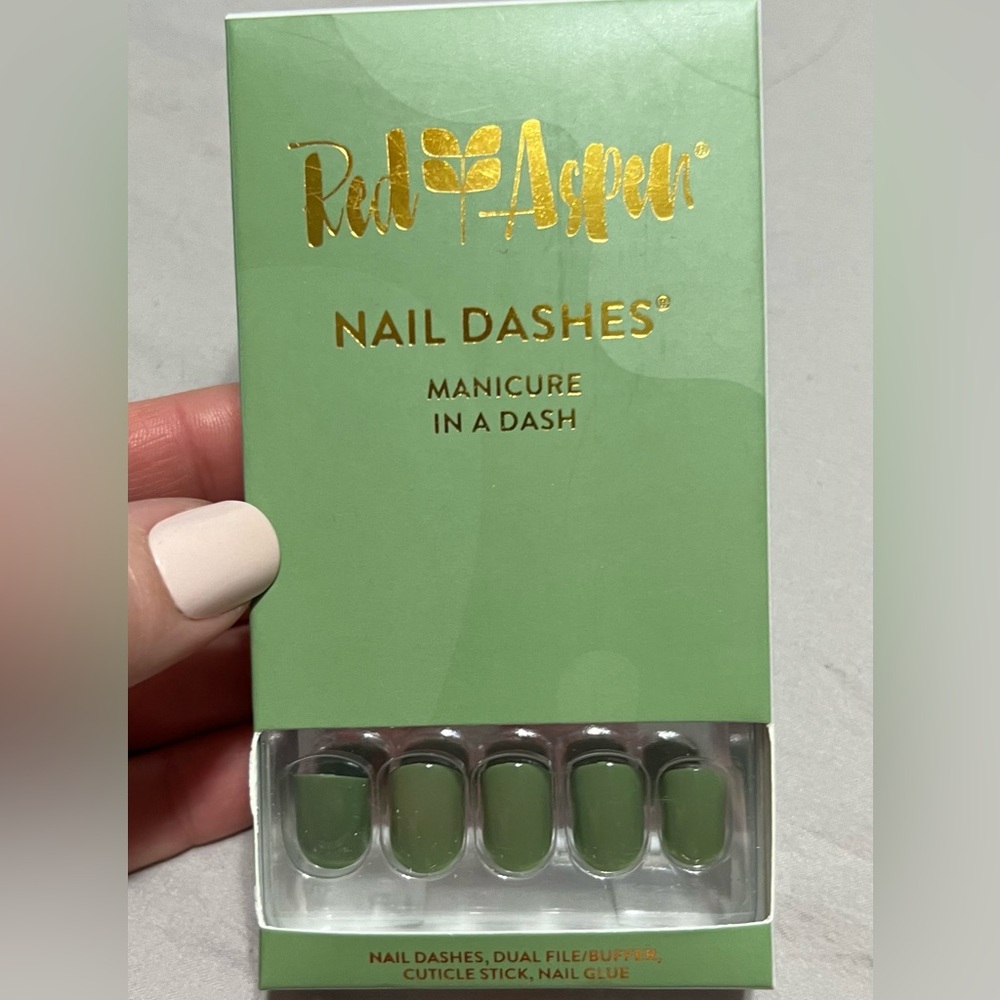 Red aspen nails